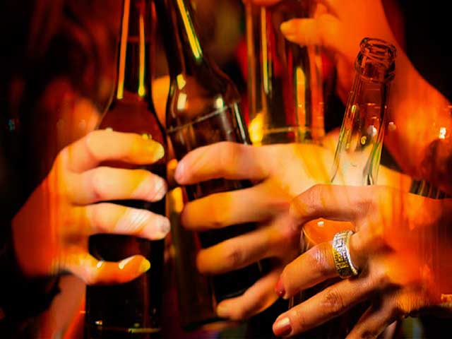 Uống rượu liên quan đến 7 bệnh ung thư, uống thế nào để không hại sức khỏe? - 1