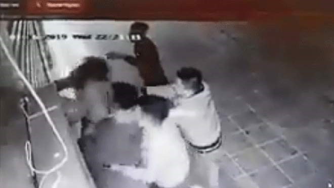 Nóng trong tuần: “Chân dài” nước ngoài đến Sài Gòn bán dâm giá 20 triệu đồng/ngày - 4