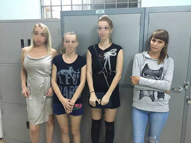 Nóng trong tuần: “Chân dài” nước ngoài đến Sài Gòn bán dâm giá 20 triệu đồng/ngày - 1