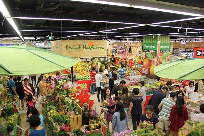 Chen chân "nghẹt thở" mua sắm ở siêu thị ngày sát Tết - 14