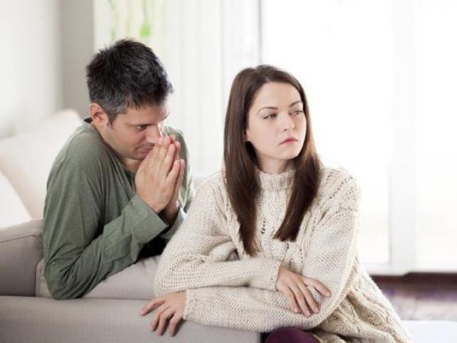 Bạn trẻ - Cuộc sống - Gái lạ bế bụng đến bắt đền, chồng khăng khăng "bị dụ dỗ"