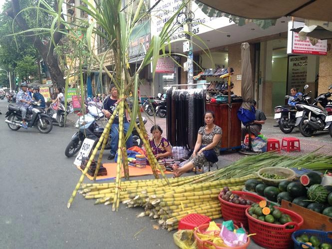 Nhà giàu Sài Gòn &#34;chịu chơi&#34; mua cá chép Koi tiễn ông Táo - 11