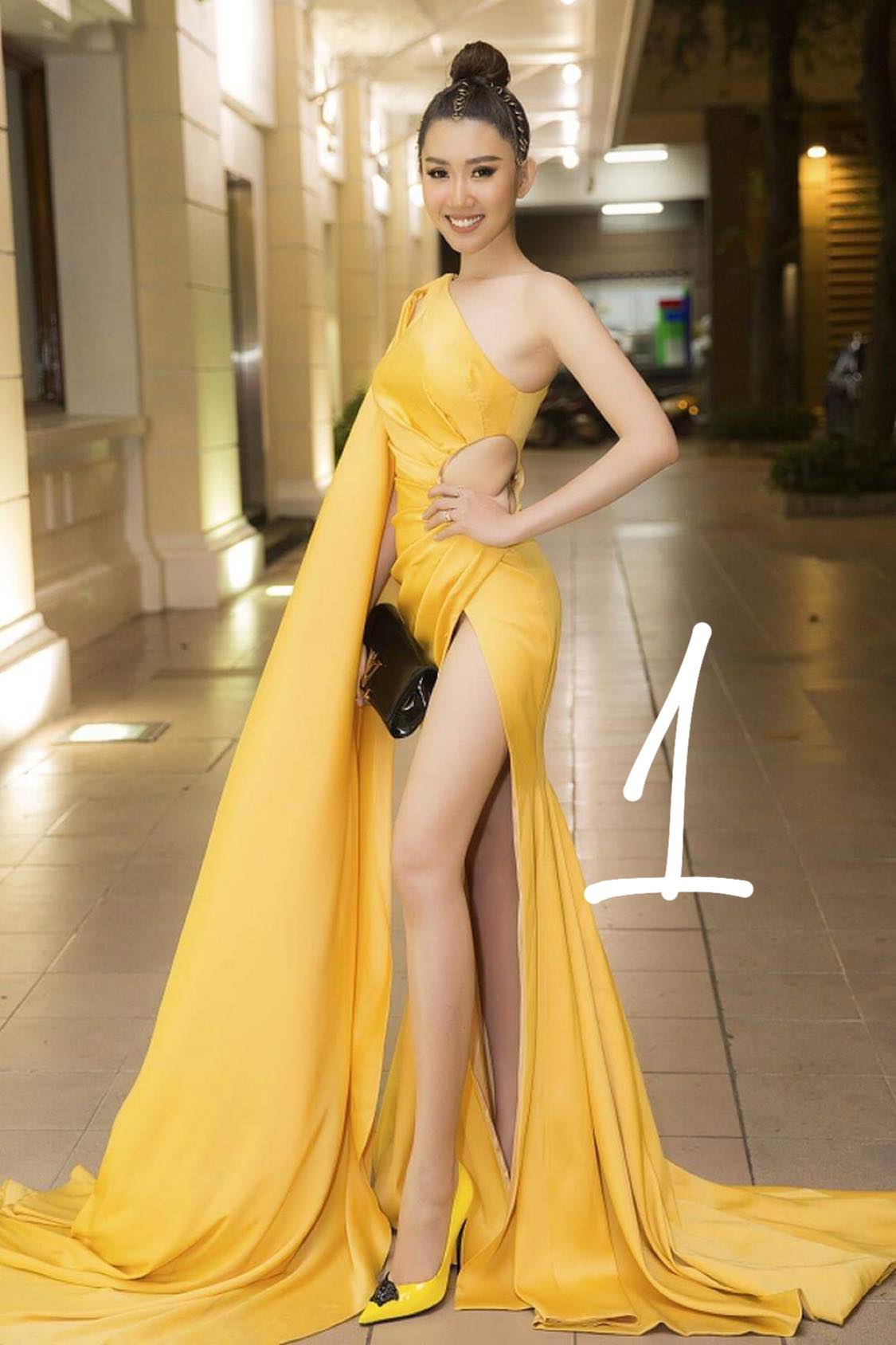 Top những bộ váy gợi cảm nhất của mỹ nhân Việt đầu năm 2019 - 1