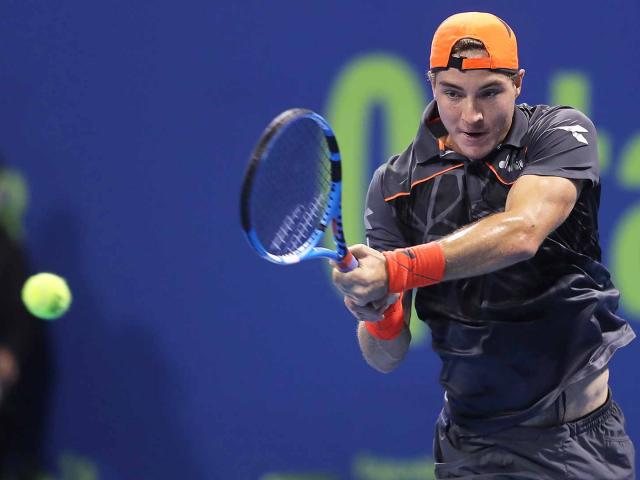 Thể thao - Cú trái tay thần sầu bậc nhất tennis: Bóng né lưới cả sân "ngã ngửa"