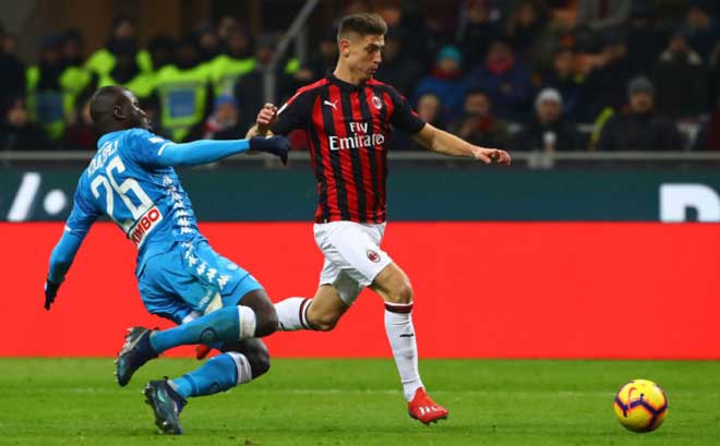 AC Milan - Napoli: &#34;Lewandowski mới&#34; rực rỡ cú đúp - 1