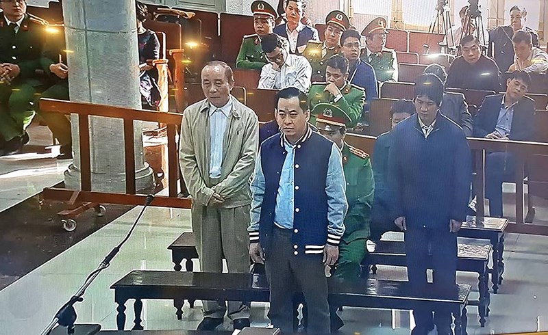 Vũ &#34;nhôm&#34; lãnh 15 năm tù, 2 cựu thứ trưởng BCA 66 tháng tù - 1
