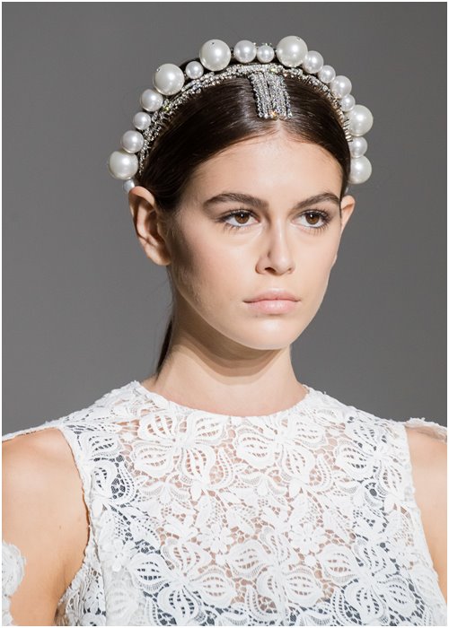 Con gái Cindy Crawford lộng lẫy trong show Givenchy - 1
