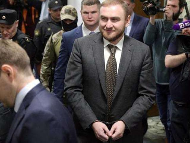 Thế giới - Nghị sĩ Nga bị bắt ngay tại Quốc hội về tội giết người