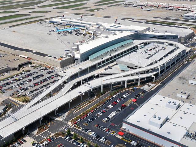 Khám phá sân bay rộng tới 1.900ha, ”bận rộn” bậc nhất thế giới
