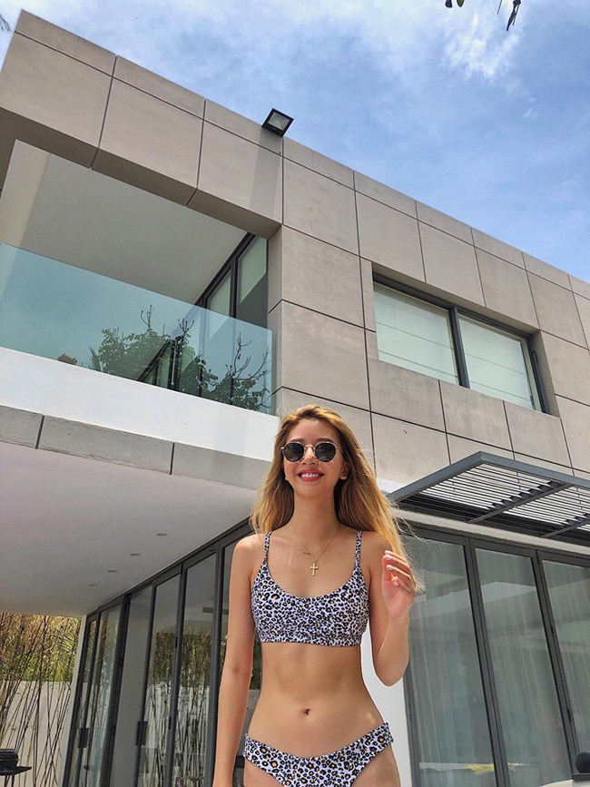 Việc chăm chỉ khoe body cũng ngày một được hot girl này tận dụng, đăng tải trên trang cá nhân.