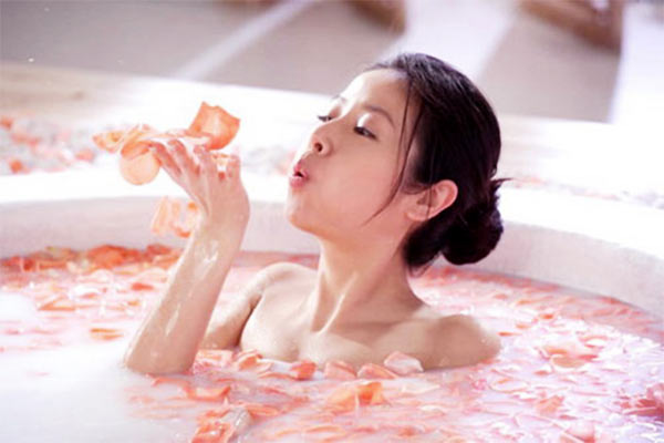 Khoa học chứng minh đẹp nhờ tắm là có thật! - 2