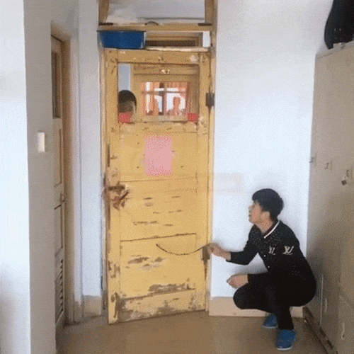 Những màn troll cực thốn của đứa bạn cùng phòng ký túc xá - 1