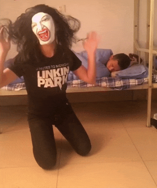 Những màn troll cực thốn của đứa bạn cùng phòng ký túc xá - 3