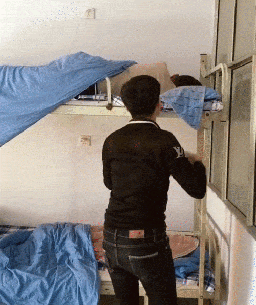 Những màn troll cực thốn của đứa bạn cùng phòng ký túc xá - 5