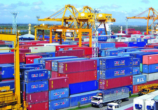 Hàng vạn container phế liệu chất đống, doanh nghiệp khóc với Thủ tướng - 1