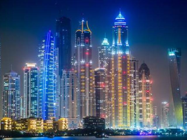Không để tài sản ”nằm im”, cách khôn ngoan của nhà giàu UAE ”ép tiền sinh sôi”