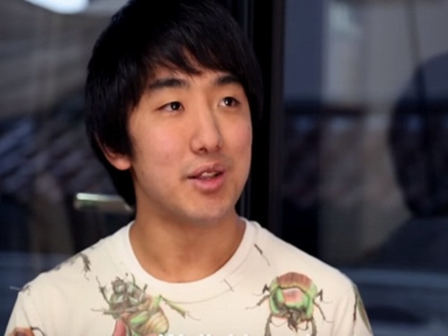 Bạn trẻ - Cuộc sống - Coi gián như người yêu, chàng trai "ăn luôn bạn gái" để ở bên nhau trọn đời