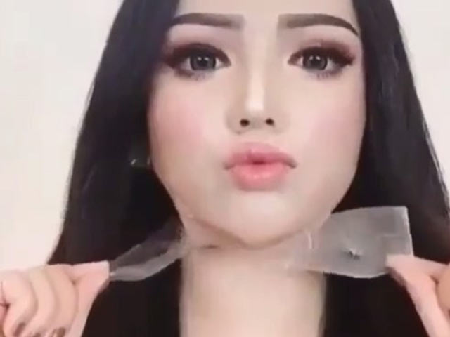 Làm đẹp - Bí quyết "lừa tình" của cô gái Trung Quốc khiến các anh hết hồn