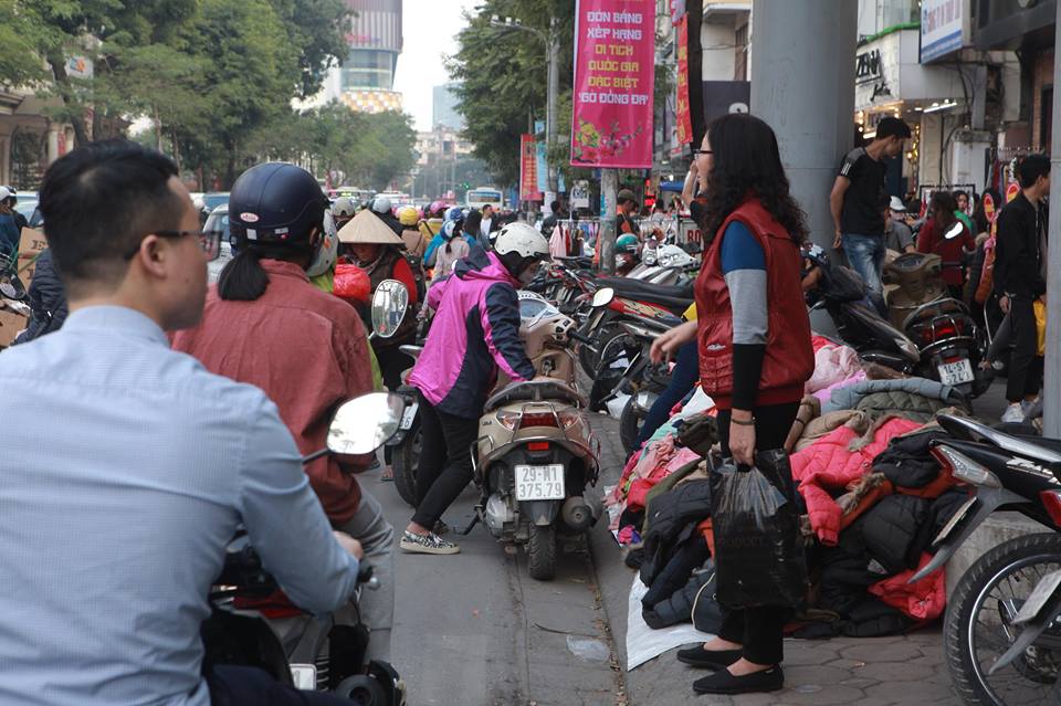 Ảnh: Dân chen nhau rời Thủ đô về quê ăn Tết, đường Hà Nội không lối thoát - 2