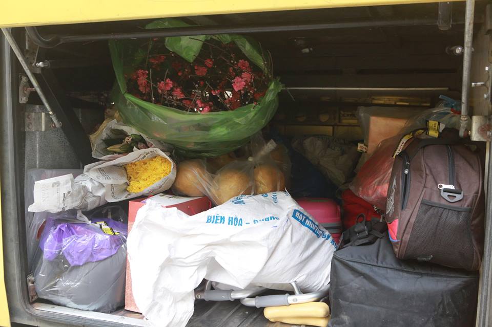 Ảnh: Dân chen nhau rời Thủ đô về quê ăn Tết, đường Hà Nội không lối thoát - 17