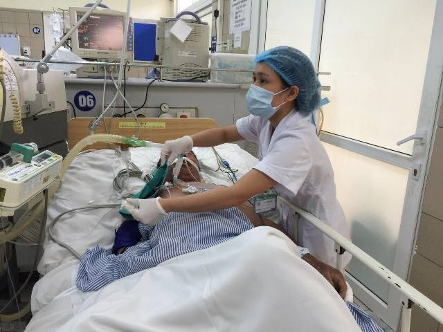 Liên hoan cuối năm, nam thanh niên bất tỉnh suýt chết vì uống 4,5 lít rượu - 2