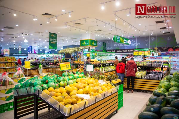 Trung tâm thương mại trang hoàng lộng lẫy, vắng vẻ đìu hiu ngày giáp Tết - 6