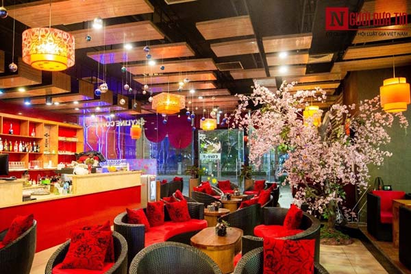 Trung tâm thương mại trang hoàng lộng lẫy, vắng vẻ đìu hiu ngày giáp Tết - 8