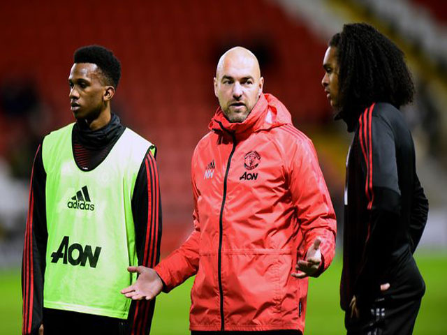 Bóng đá - Tin HOT bóng đá tối 2/2: Bị dọa đánh bom, đội trẻ MU hú vía