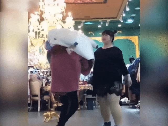 Video Clip Cười - Khi nàng béo tự tin thể hiện cá tính ngày Tết