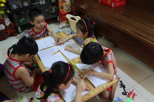 Ca sinh 5 đầu tiên ở Việt Nam bây giờ ra sao? - 17