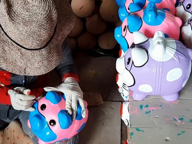 Tin tức trong ngày - Thủ phủ “heo vàng” làm không ngớt tay ngày cuối năm