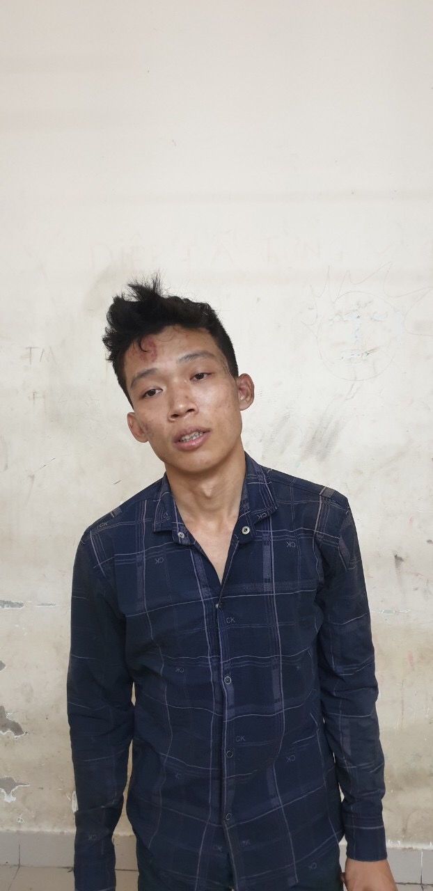 “Ăn hàng” trưa 29 Tết, cướp vứt xe khi gặp trinh sát - 1