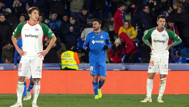 Nhận định bóng đá Real Madrid - Alaves: Hủy diệt mồi ngon, bám đuổi Barca - 2