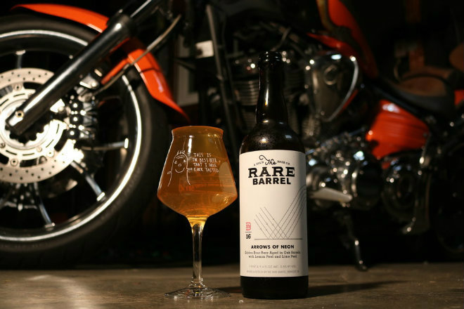 Lối thoát nào cho lái xe máy phải uống rượu ngày Tết? - 1