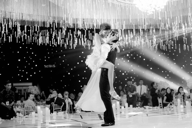 8 đám cưới ồn ào nhất showbiz Việt năm qua: Trường Giang xếp đầu bảng - 3