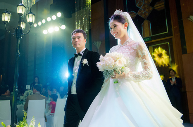 8 đám cưới ồn ào nhất showbiz Việt năm qua: Trường Giang xếp đầu bảng - 2