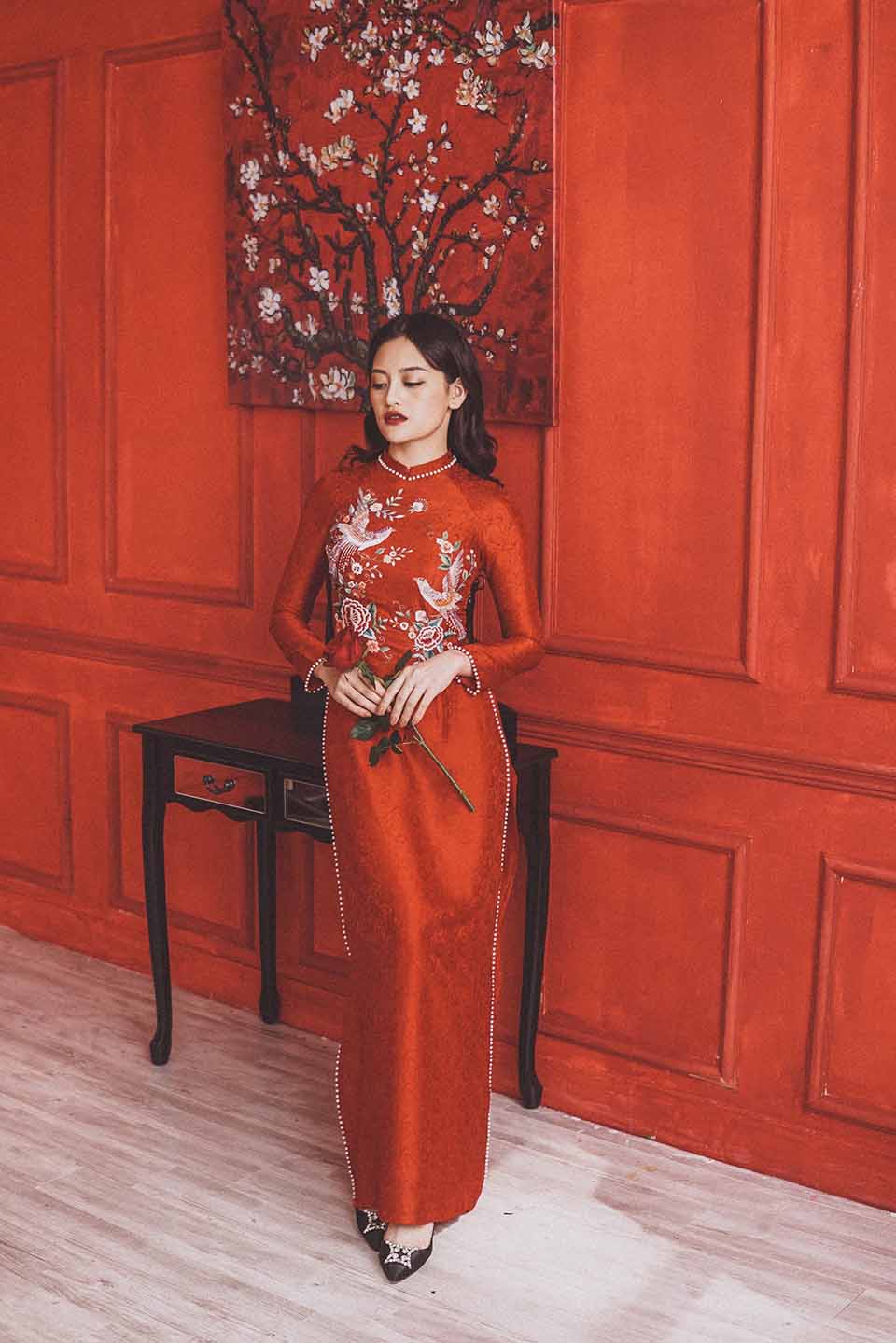Mỹ nhân &#34;cảnh nóng&#34; Thùy Anh bất ngờ ngoan hiền đón Tết - 7