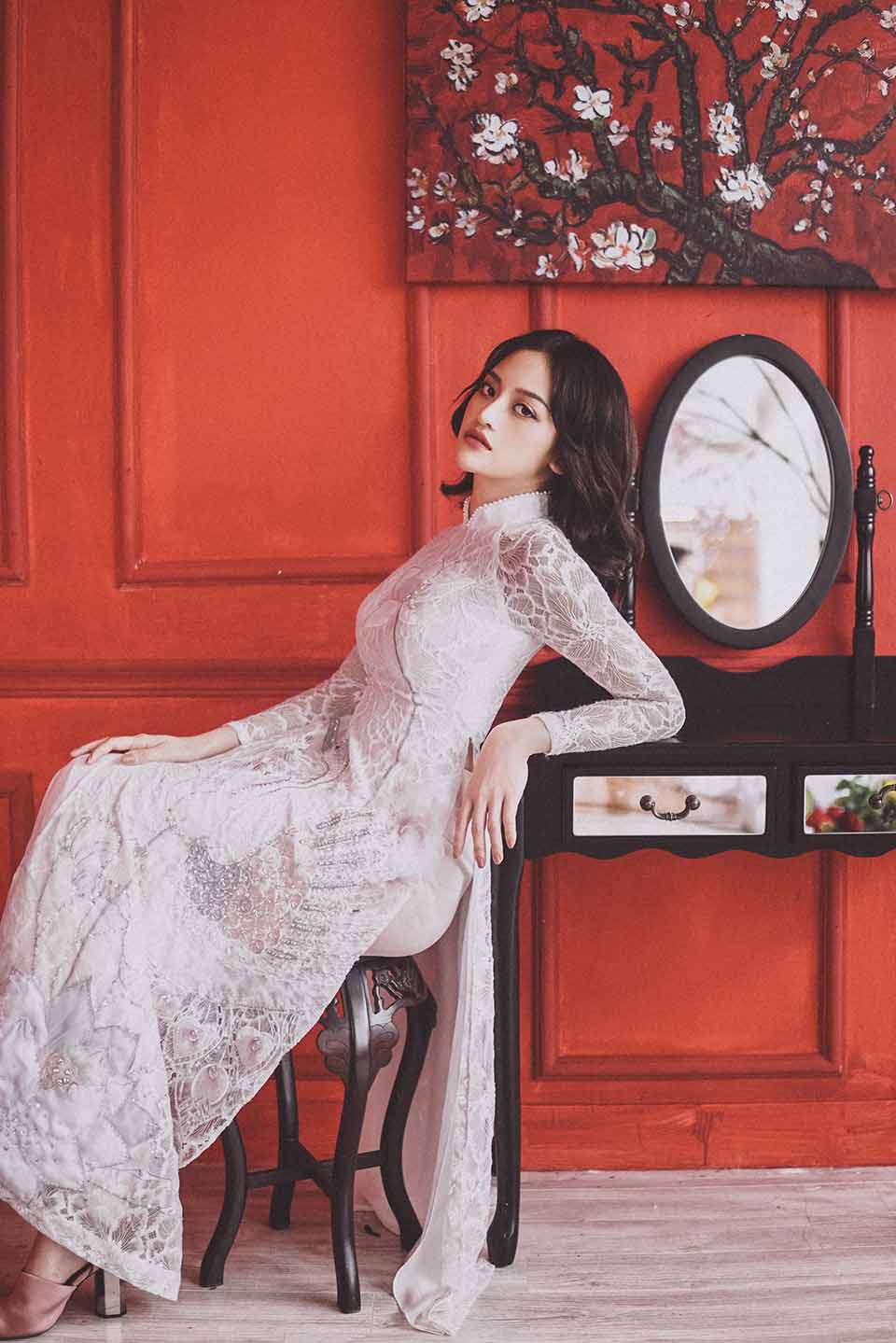 Mỹ nhân &#34;cảnh nóng&#34; Thùy Anh bất ngờ ngoan hiền đón Tết - 8