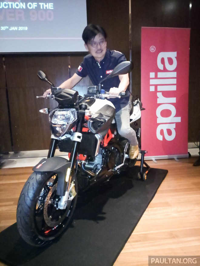 Naked bike Aprilia Shiver 900 2019 ra mắt, giá khá &#34;chát&#34; - 2