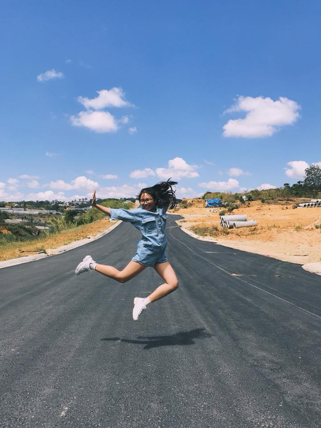 Năm 2018 cũng là một năm đánh dấu những địa điểm du lịch đáng nhớ của cô bé hát dân ca.