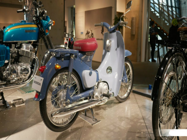 Thế giới xe - Ngắm kim vàng giọt lệ Honda Super Cub nửa thế kỷ vẫn đẹp long lanh