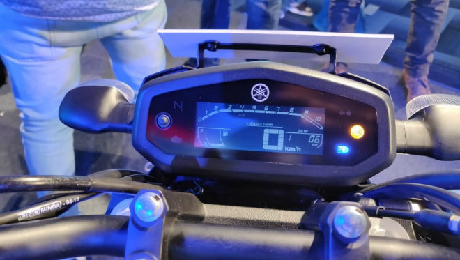 Ảnh thực tế môtô siêu rẻ Yamaha FZ V3.0 giá 31 triệu đồng - 3