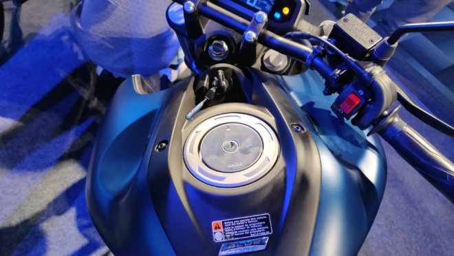 Ảnh thực tế môtô siêu rẻ Yamaha FZ V3.0 giá 31 triệu đồng - 8