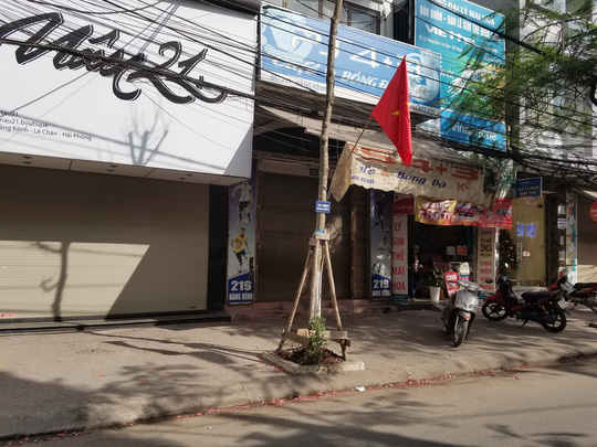 Hải Phòng, Bắc Giang: Xác pháo vương vãi trên nhiều tuyến đường - 3