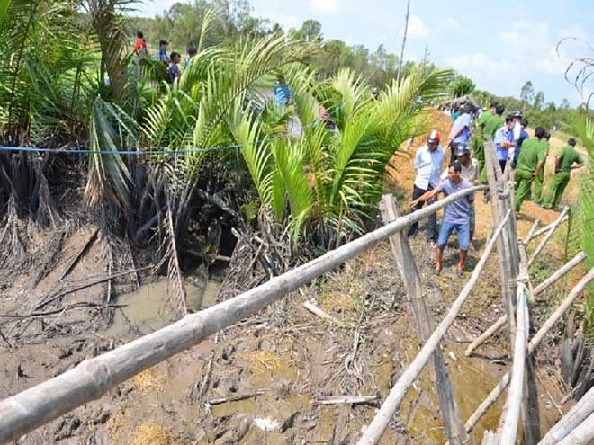Người đàn ông chết với 2 tay bị trói - 1