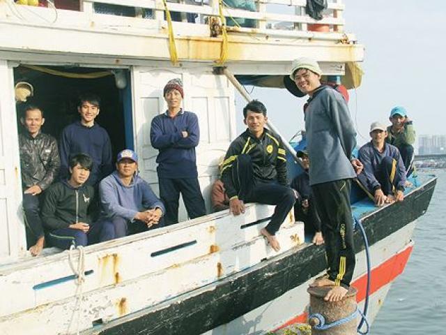 Tin tức trong ngày - 300 ngày cưu mang ông Tây thuyền buồm