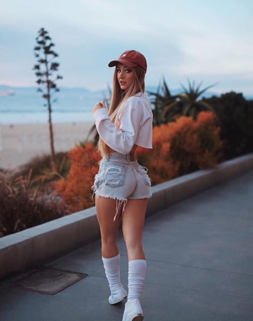 Cô nàng kiếm cả tỷ đồng mỗi năm nhờ đẹp như búp bê Barbie - 5