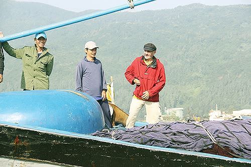 300 ngày cưu mang ông Tây thuyền buồm - 2