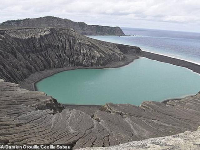 Phi thường - kỳ quặc - Đảo bí ẩn khiến NASA kinh ngạc