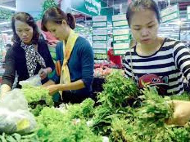 Thị trường - Tiêu dùng - Mùng 5 Tết, rau xanh tăng giá gấp 3 lần vẫn hút khách